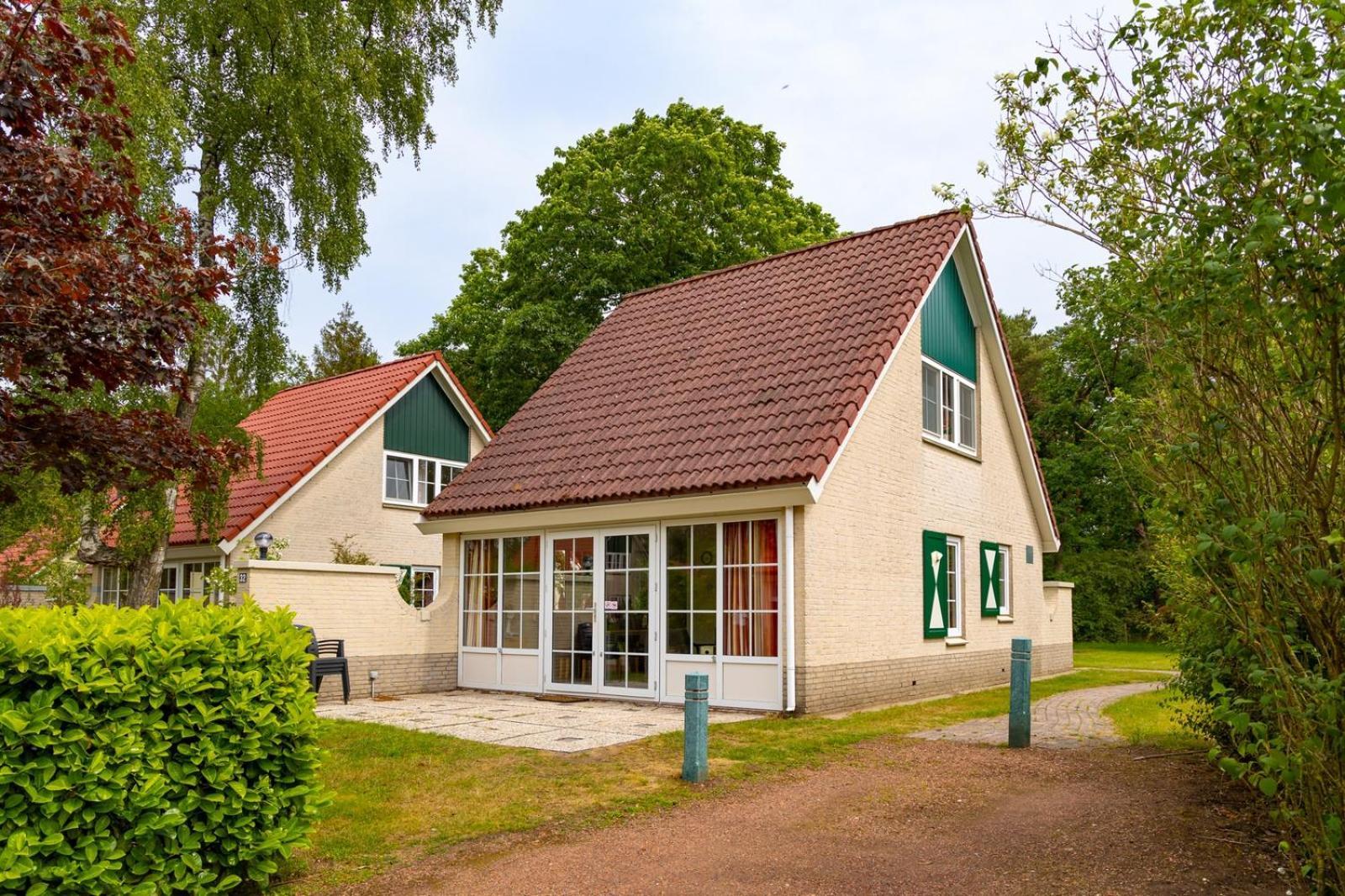 Bungalow - 6 Personen Gelegen In De Nabije Omgeving Van Avonturenpark Hellendoorn En De Prachtige Sallandse Heuvelrug En Eelerberg 外观 照片
